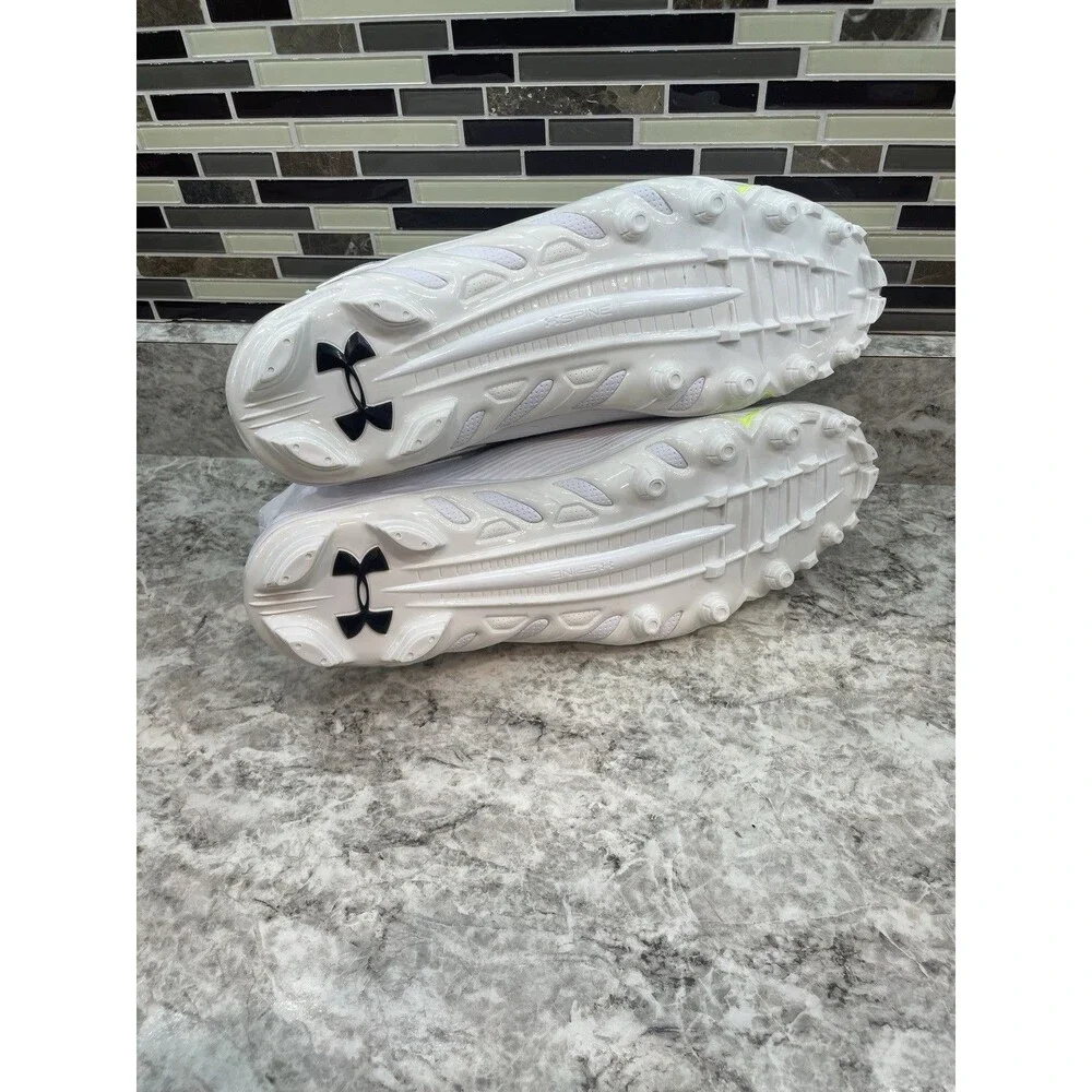 Under Armour football cleats 3026487-100 White Size 18